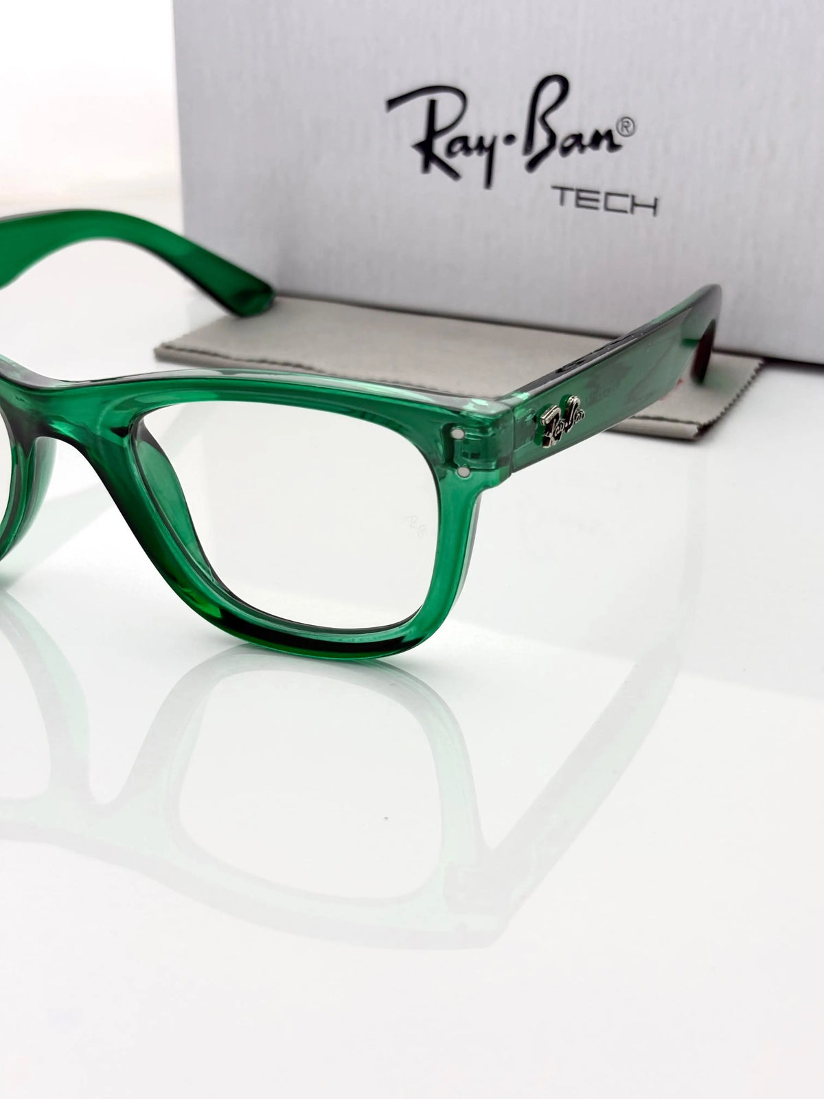 RayBann 0502 Green Frame