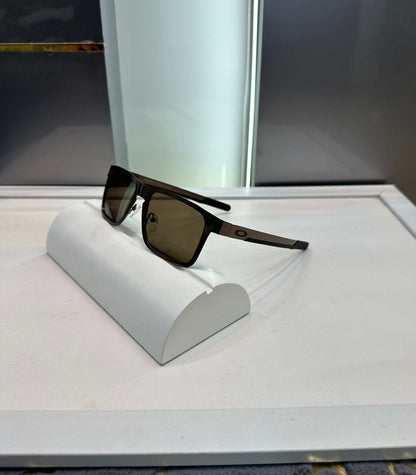 Oakle y All Brown Premium Shade 1701
