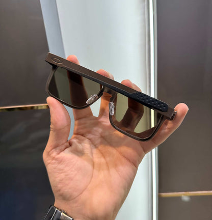 Oakle y All Brown Premium Shade 1701