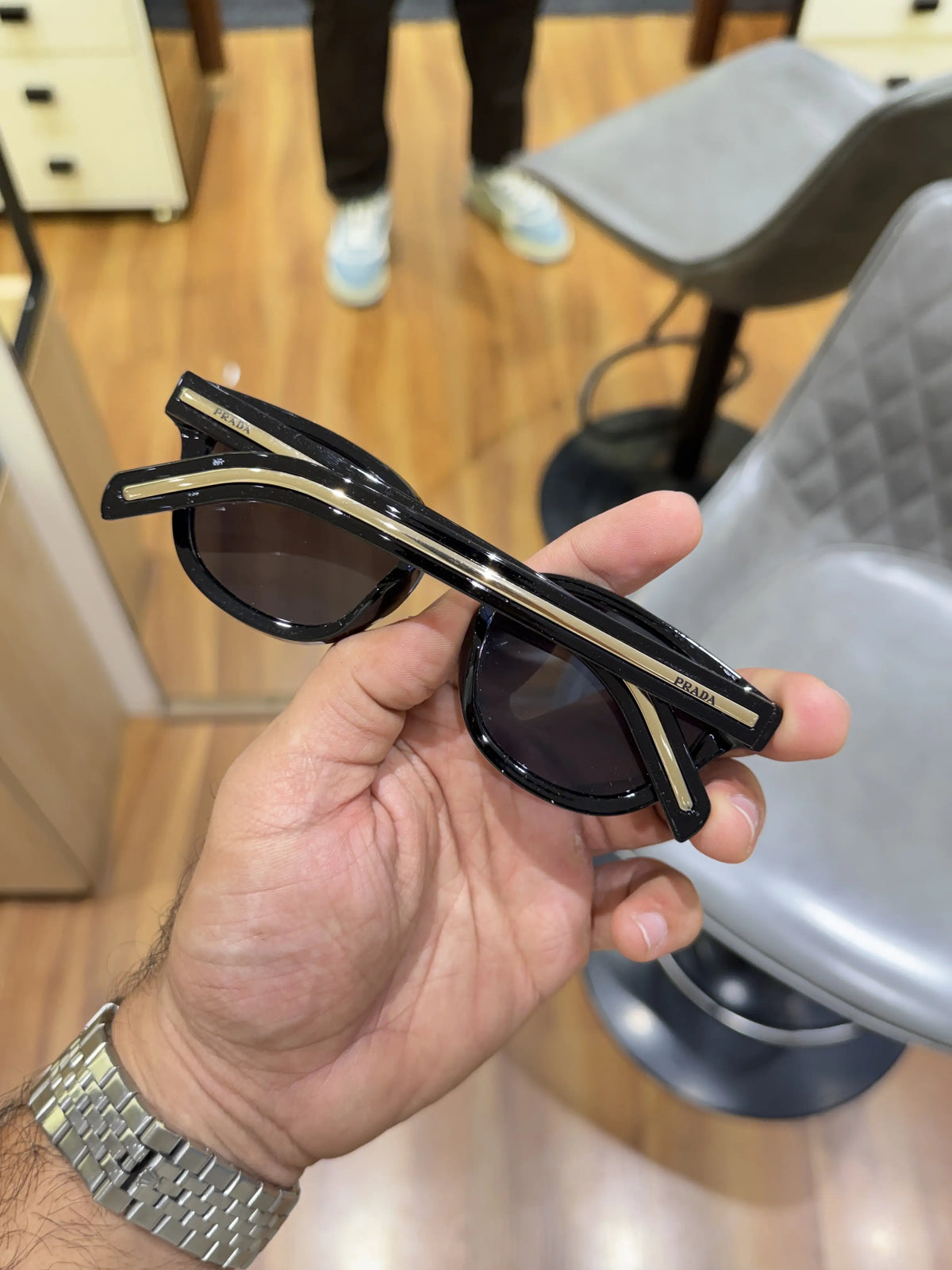 Prada_015_gold_black