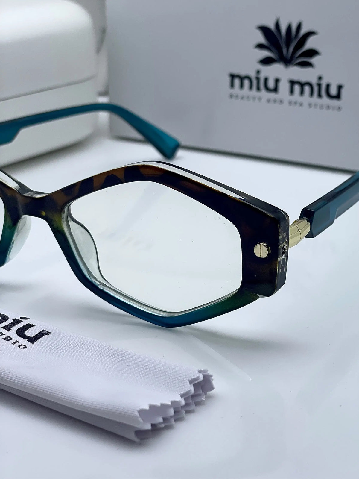 Miu Miu 277 Tiger Plano