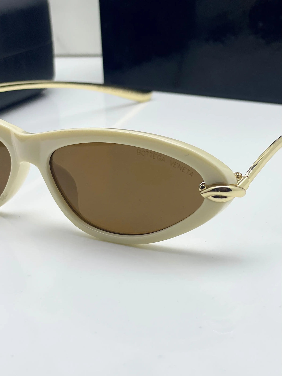 Bottega Veneta 9151 Cream Brown