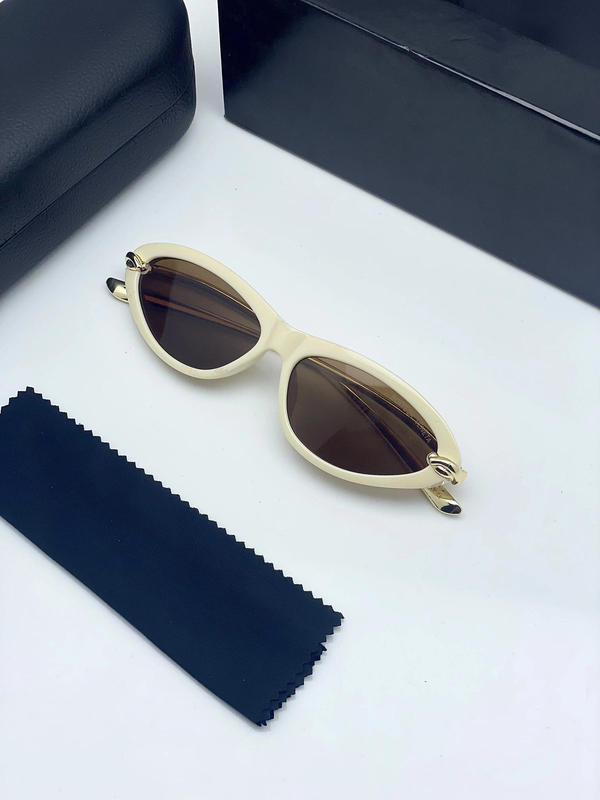 Bottega Veneta 9151 Cream Brown