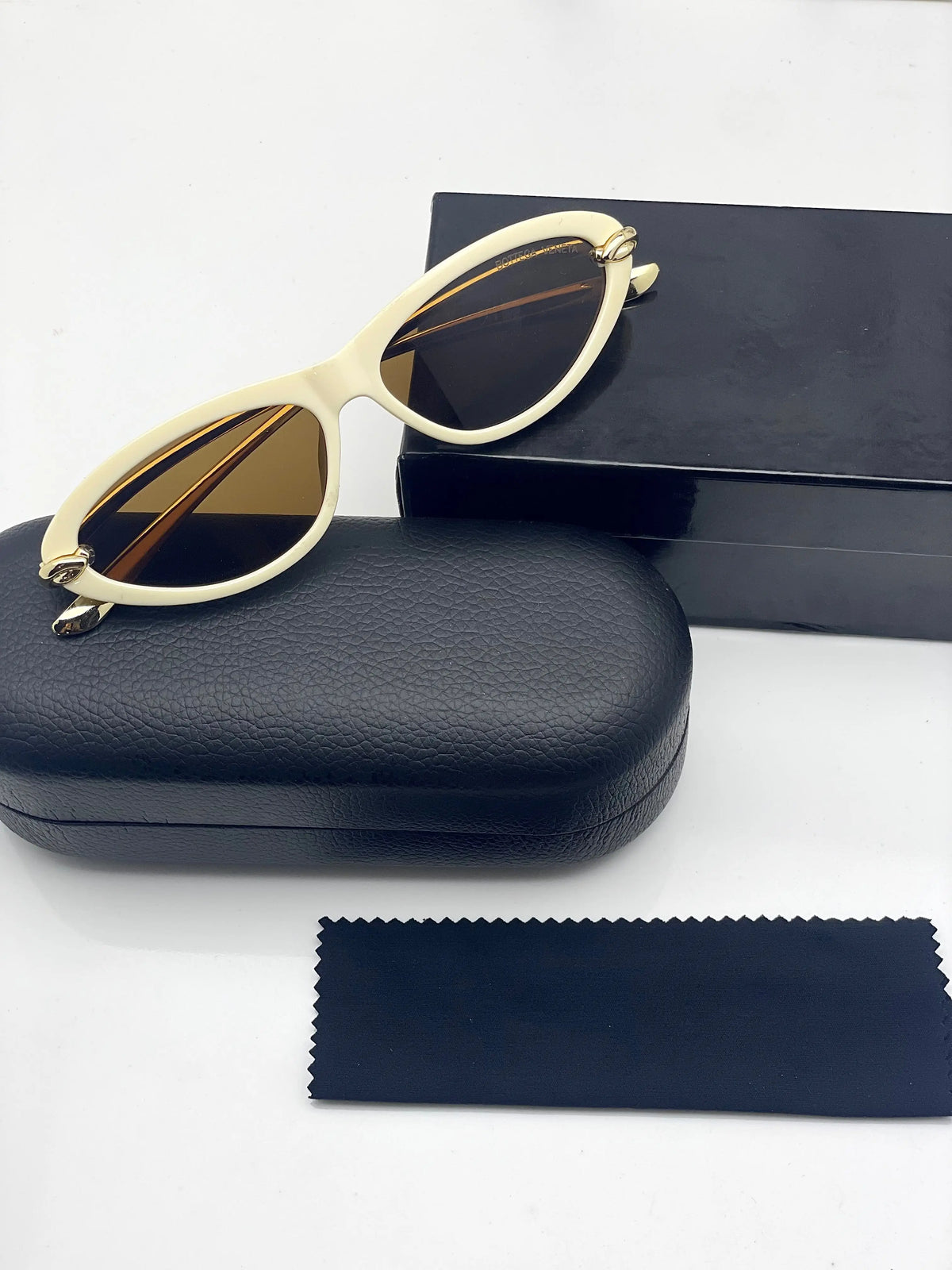 Bottega Veneta 9151 Cream Brown