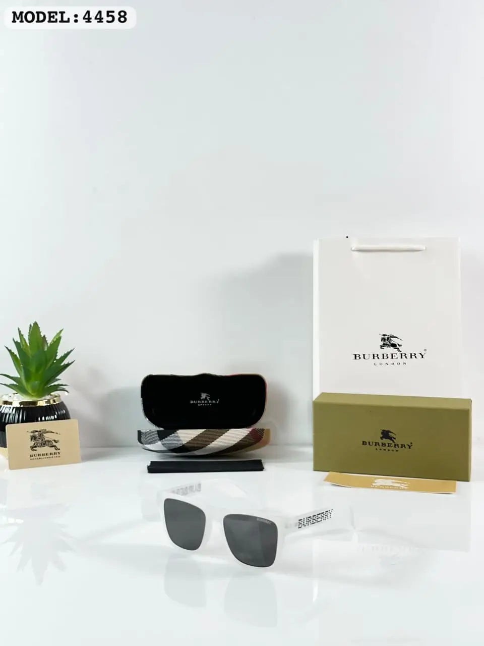 BURBERRYY 4458 ICE BLACK (Premium Quality)