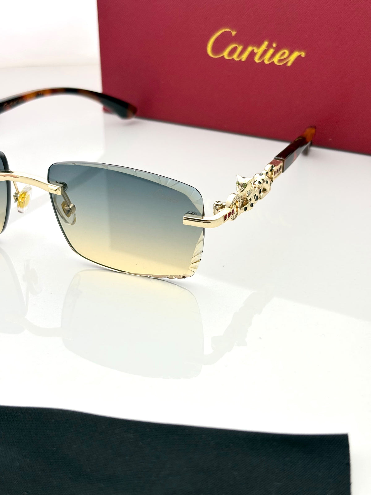 Cartierr 2620 Frameless Gold
