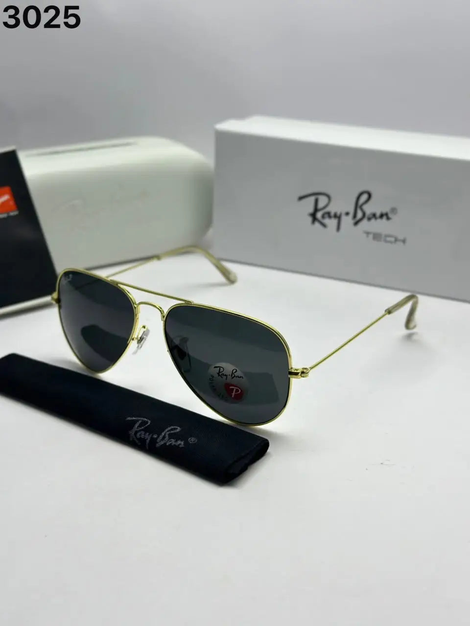 RB 3026 Gold Classic Aviators