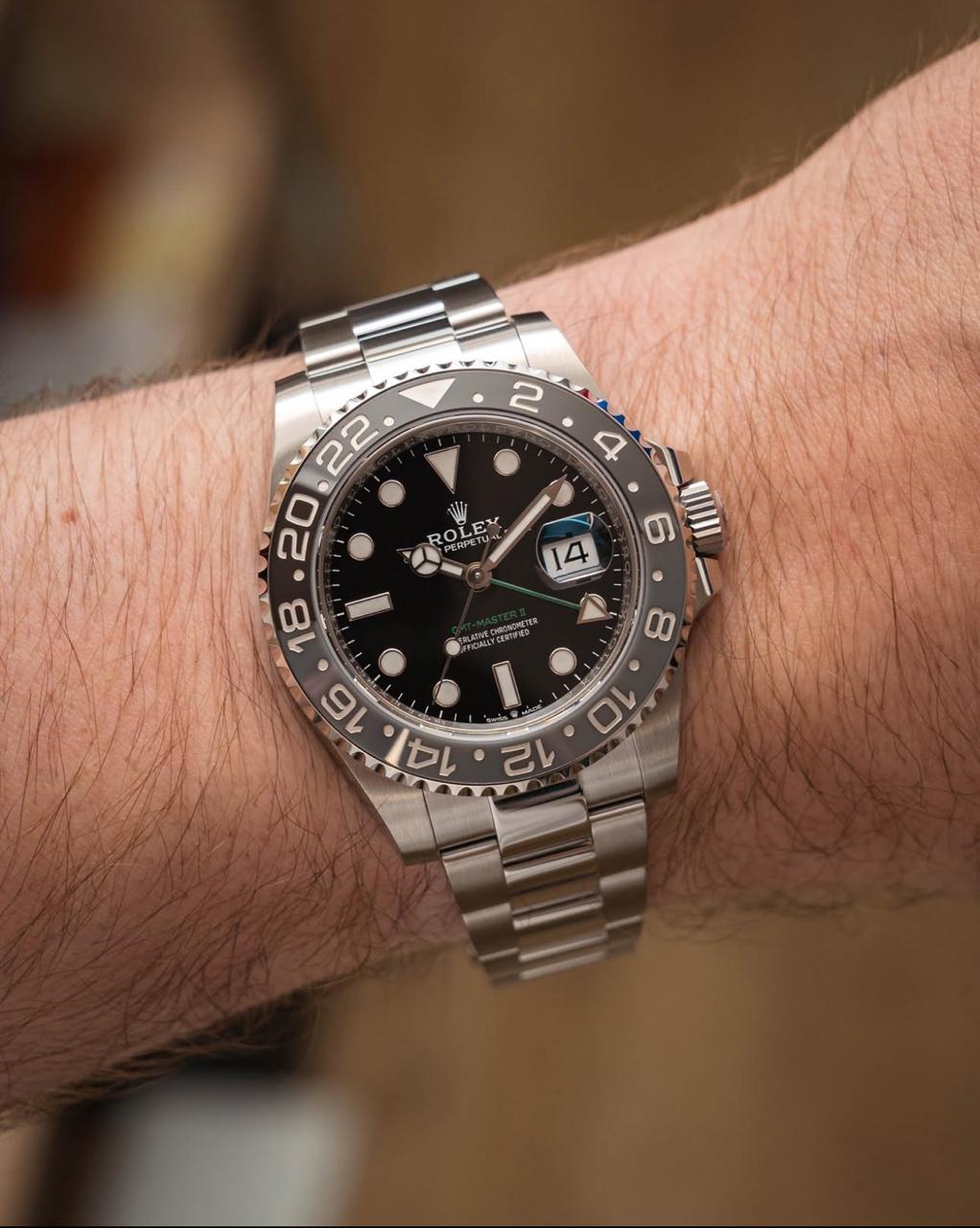 ROLEX GMT Master 2 - SILVER BLACK (Bruice Wayne)