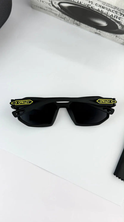 Oakleyy 3387 Black Sunglass