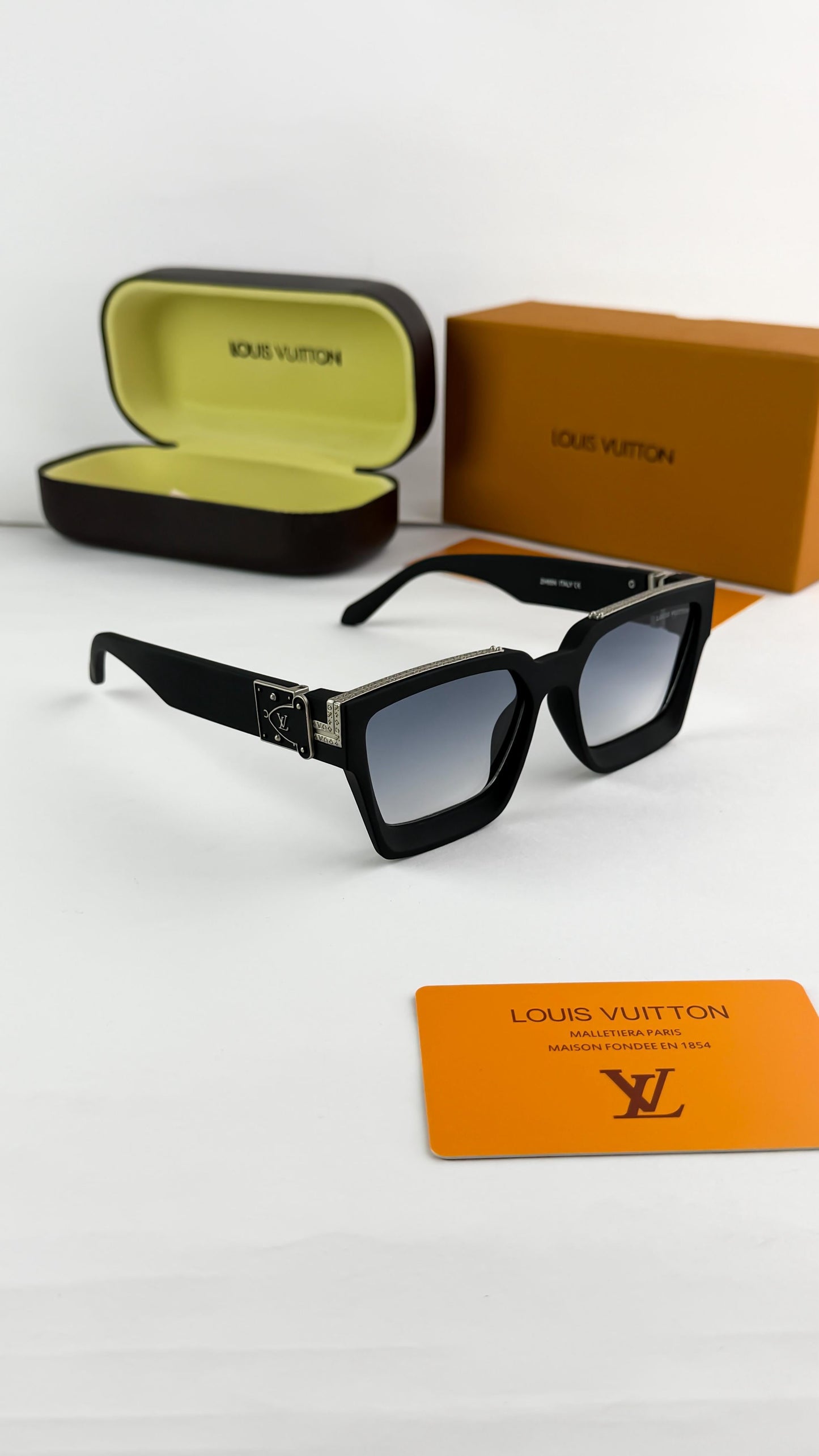 Louiis Vuiiton 65N Black