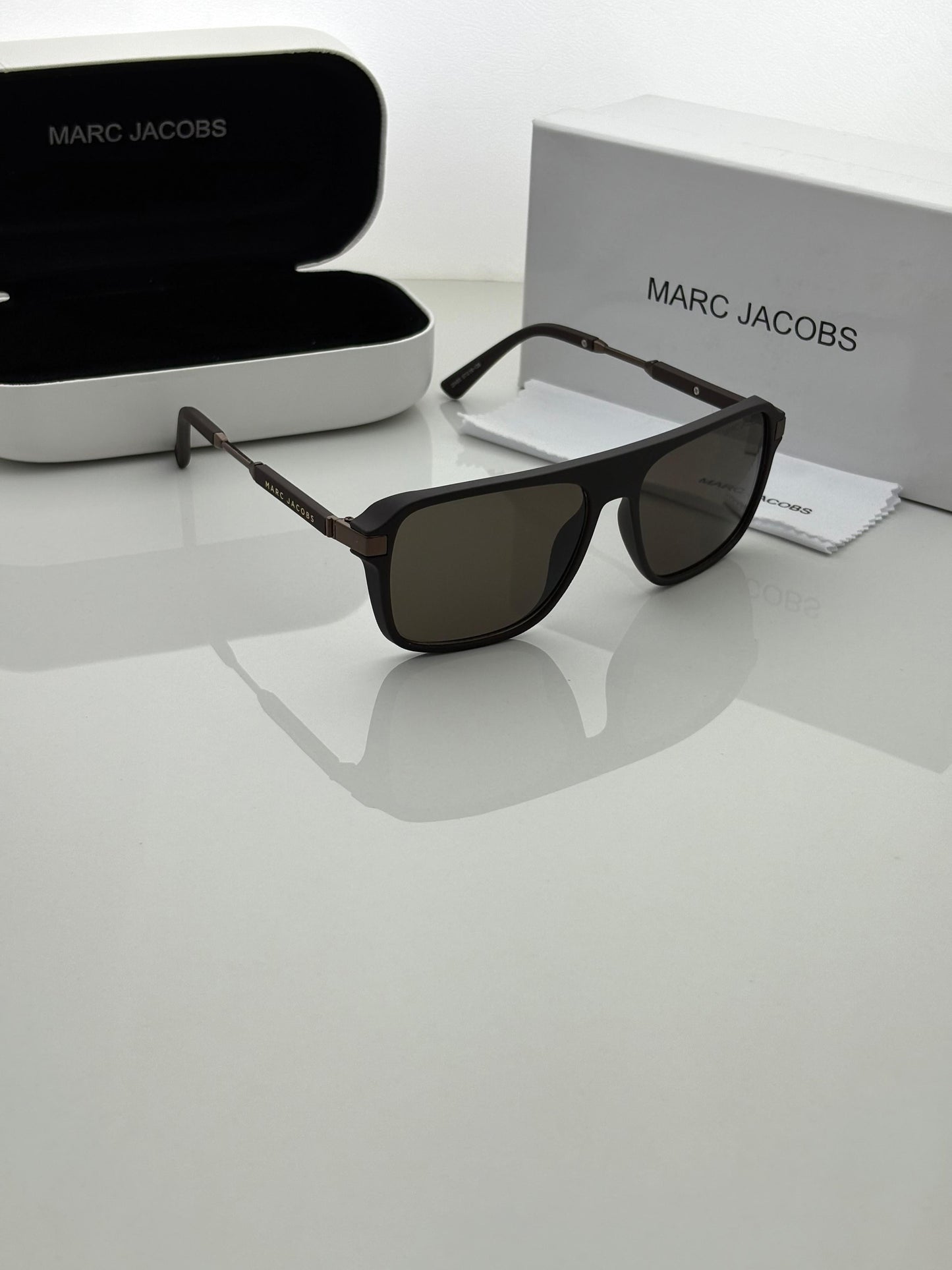 Marcc Jacobss 20493 Black