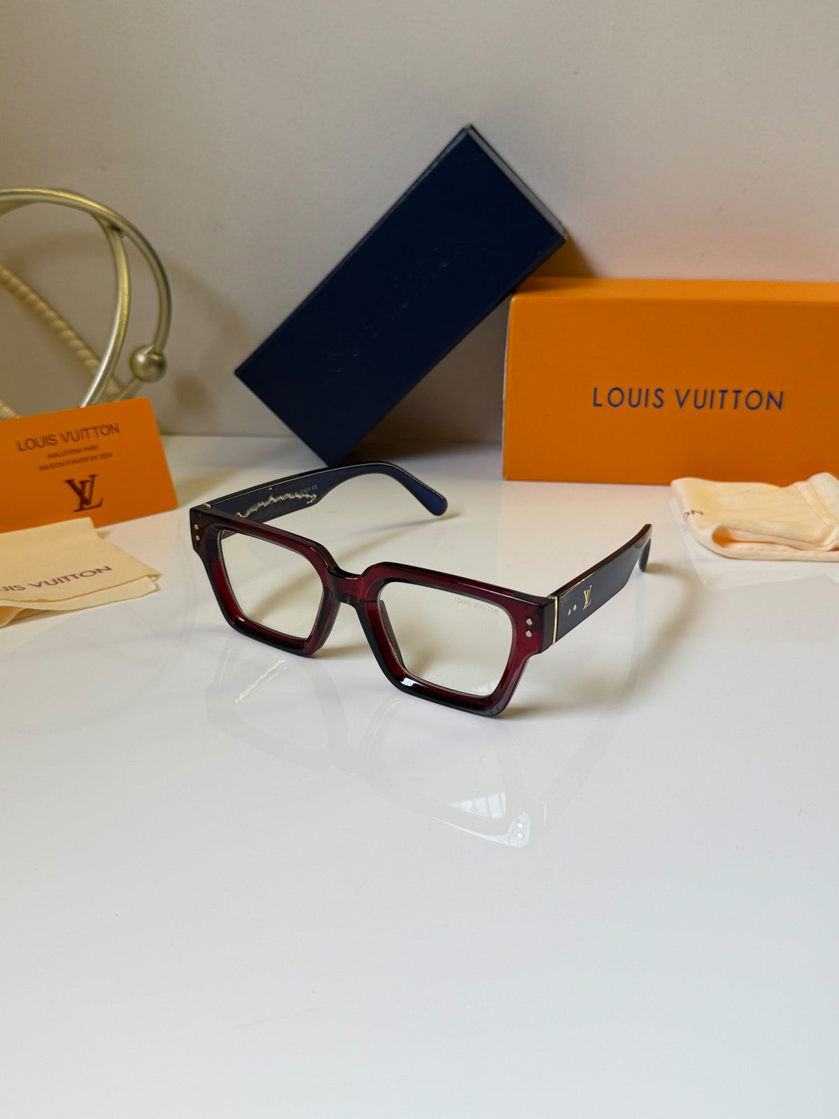 Louiis Vuiiton 3311 Maroon/Blue