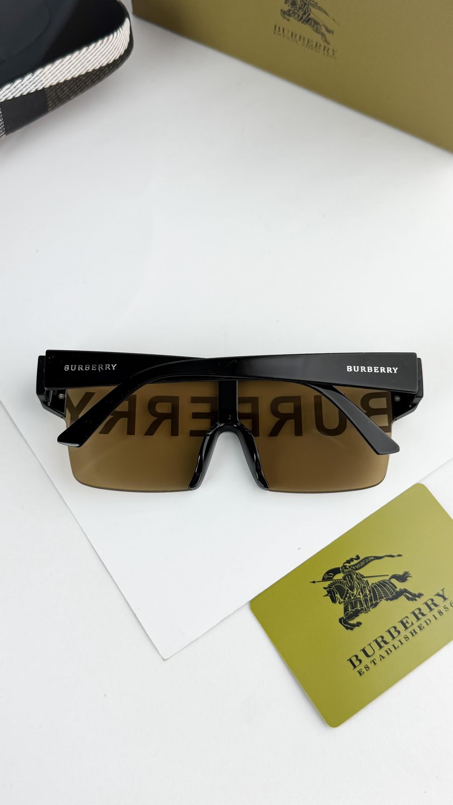 Burrberry Mercury Black/Brown (Store Article)