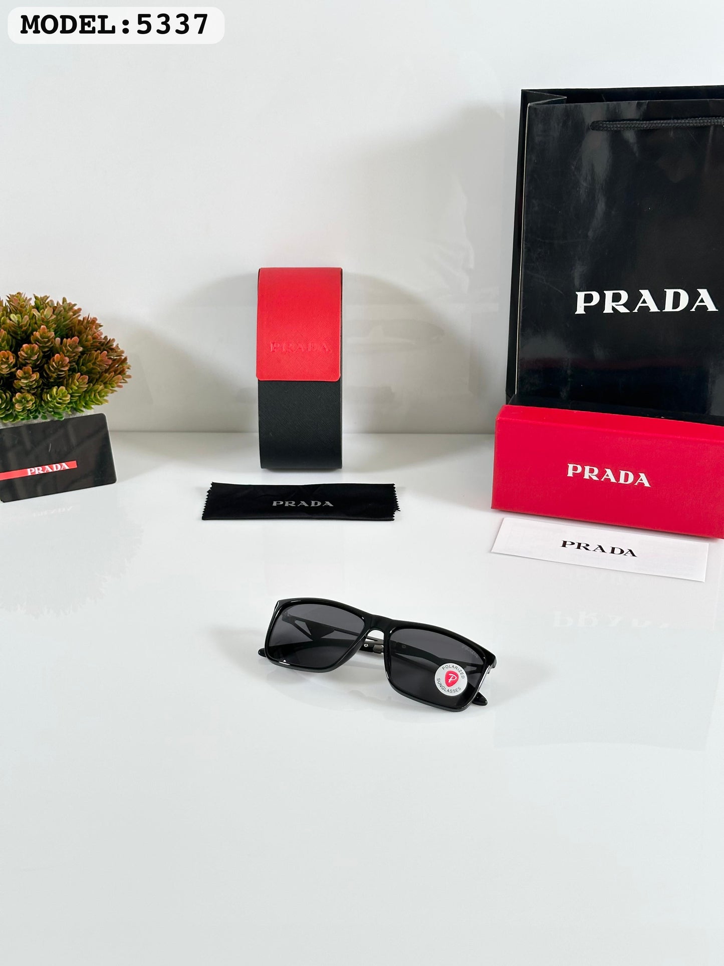 PRADAA 5337 Black