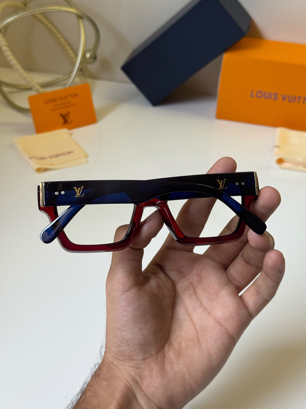 Louiis Vuiiton 3311 Maroon/Blue
