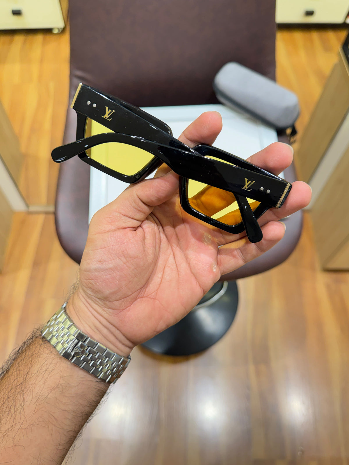 Louiis Vuiiton 3311 Black/Yellow