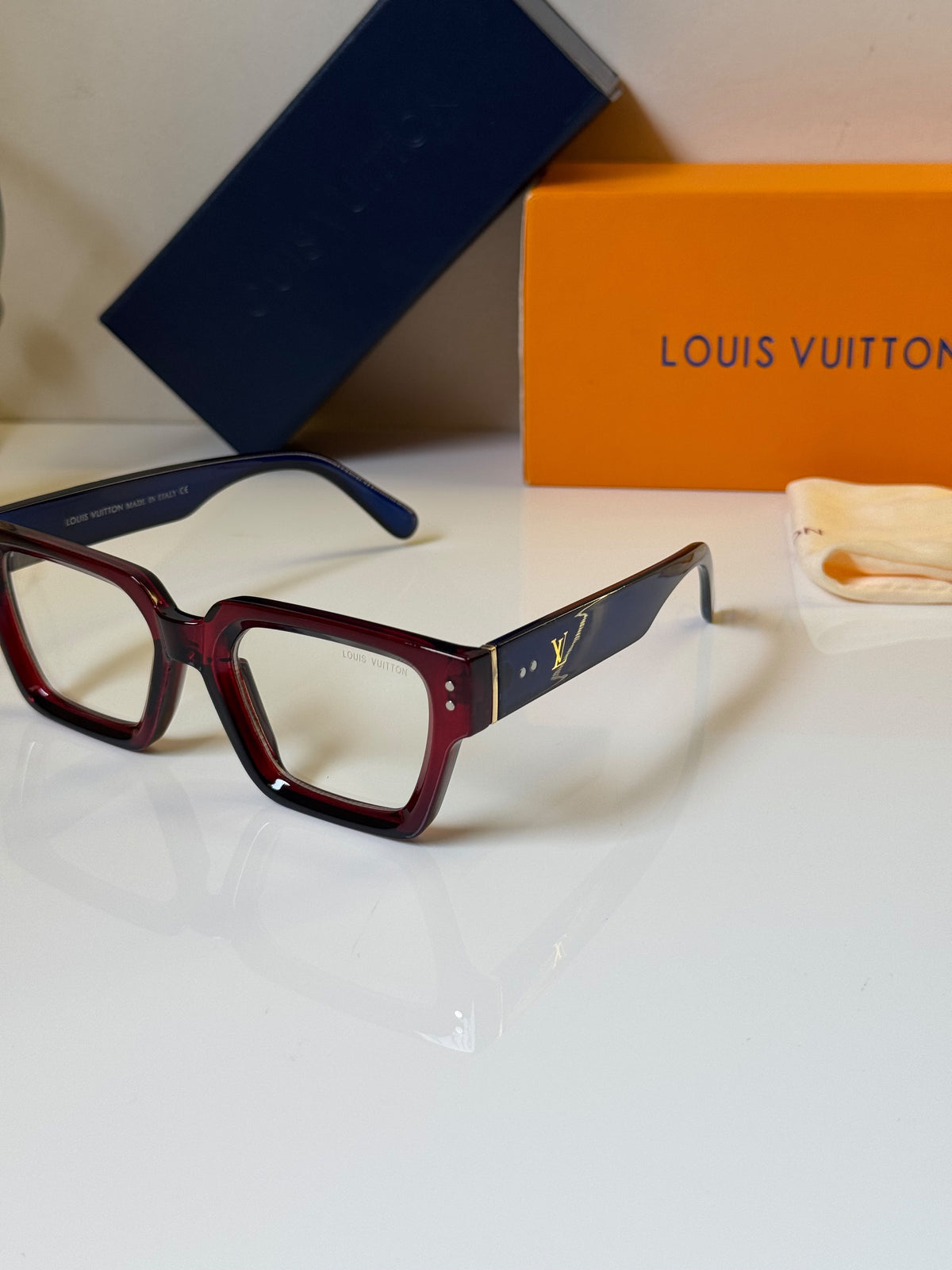 Louiis Vuiiton 3311 Maroon/Blue
